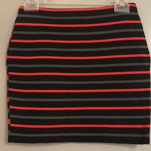 Small Rachel Roy skirt 🌹🌹